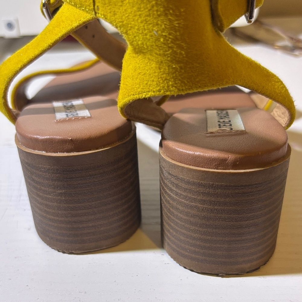 Steve Madden Mustard Yellow Sandals - Picture 2 of 5